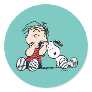 Linus Comforted With Snoopy's Ear Classic Round Sticker