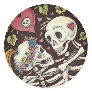 LOVERS AMONG THE IVY, SWEETHEART SKELETONS EMBRACE CLASSIC ROUND STICKER