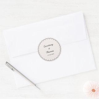 Minimalist Scalloped border wedding label