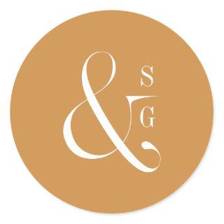 Modern minimalist couple's monogram gold classic round sticker