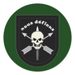 nous defions classic round sticker