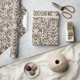 Oak branches and leaves, damask pattern in brown a