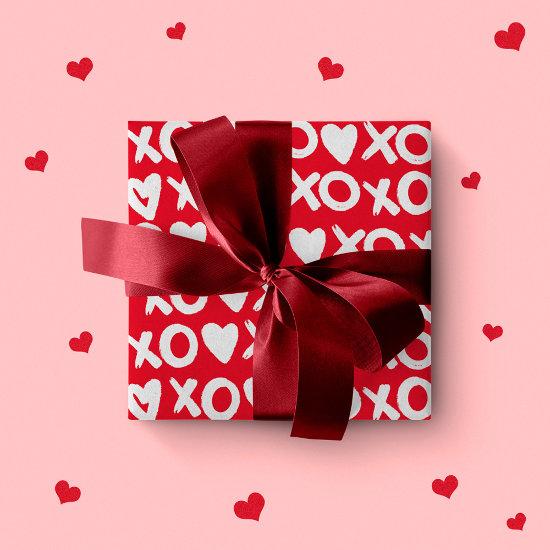 Valentine red white xo hearts love pattern