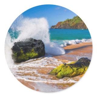 Waves crash on the beach, Hawaii Classic Round Sticker